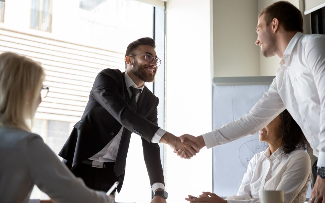 sự khác biệt giữa leader và manager